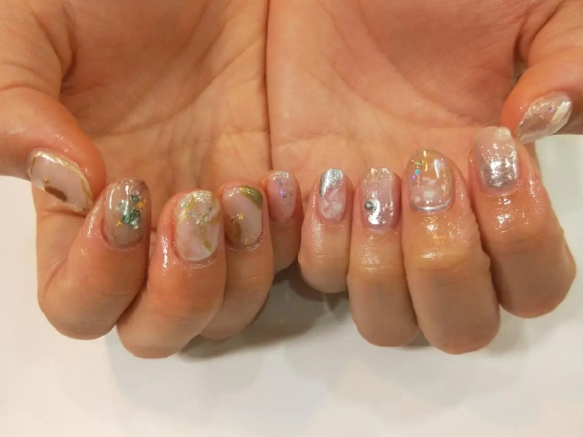 ネイル ハンドネイル ハンドケア はばすみれ🎀ﾈｲﾙ 光ﾌｪｲｼｬﾙ ﾍｱのネイルデザイン