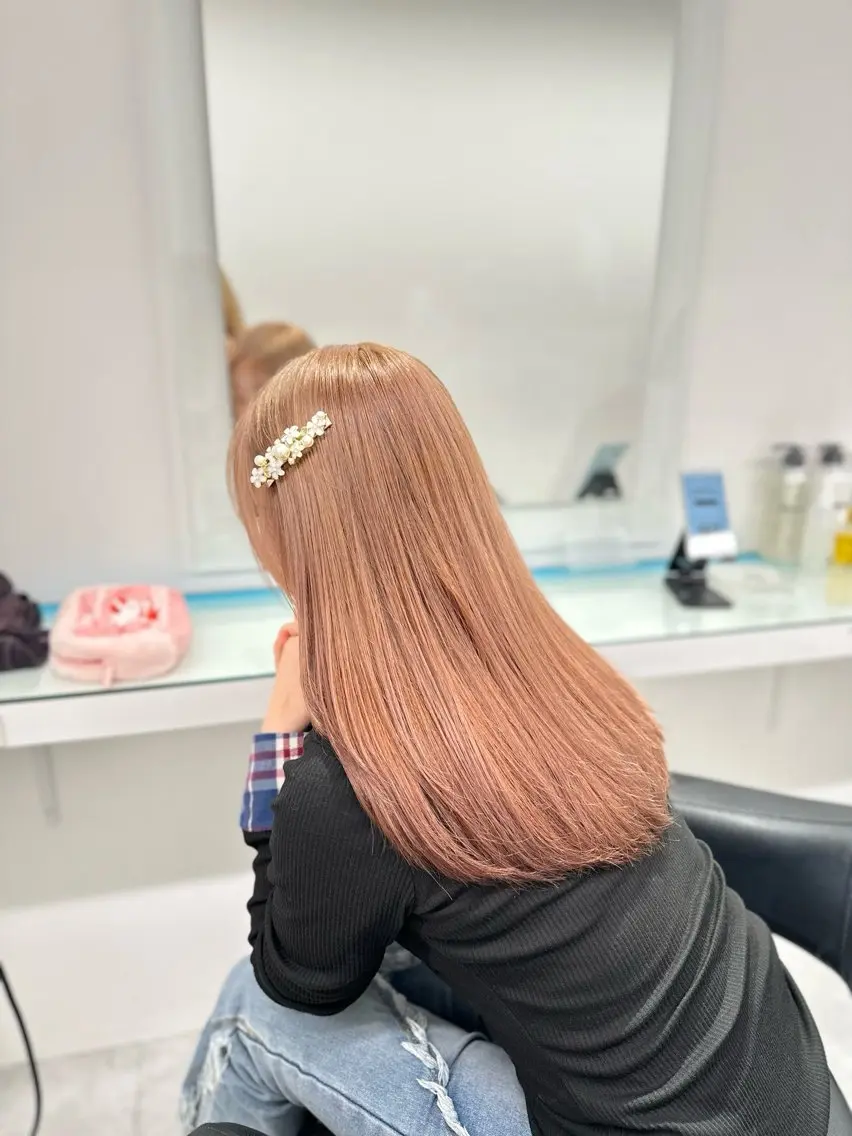 セミロング カラー ❄最強かわいいカラー ❄️MINA❄️のヘアスタイル