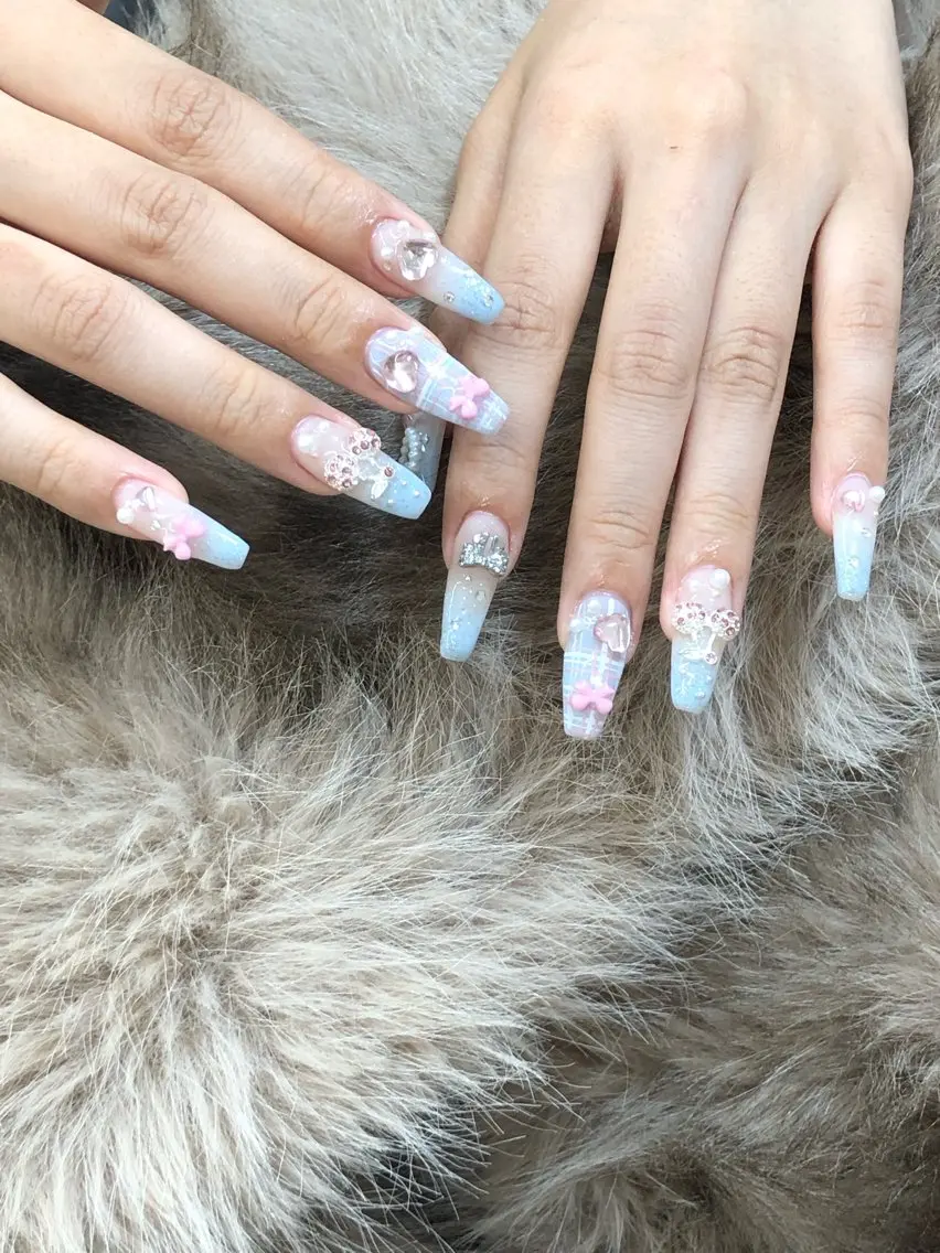 ネイル ハンドネイル Glow Minamiのネイルデザイン