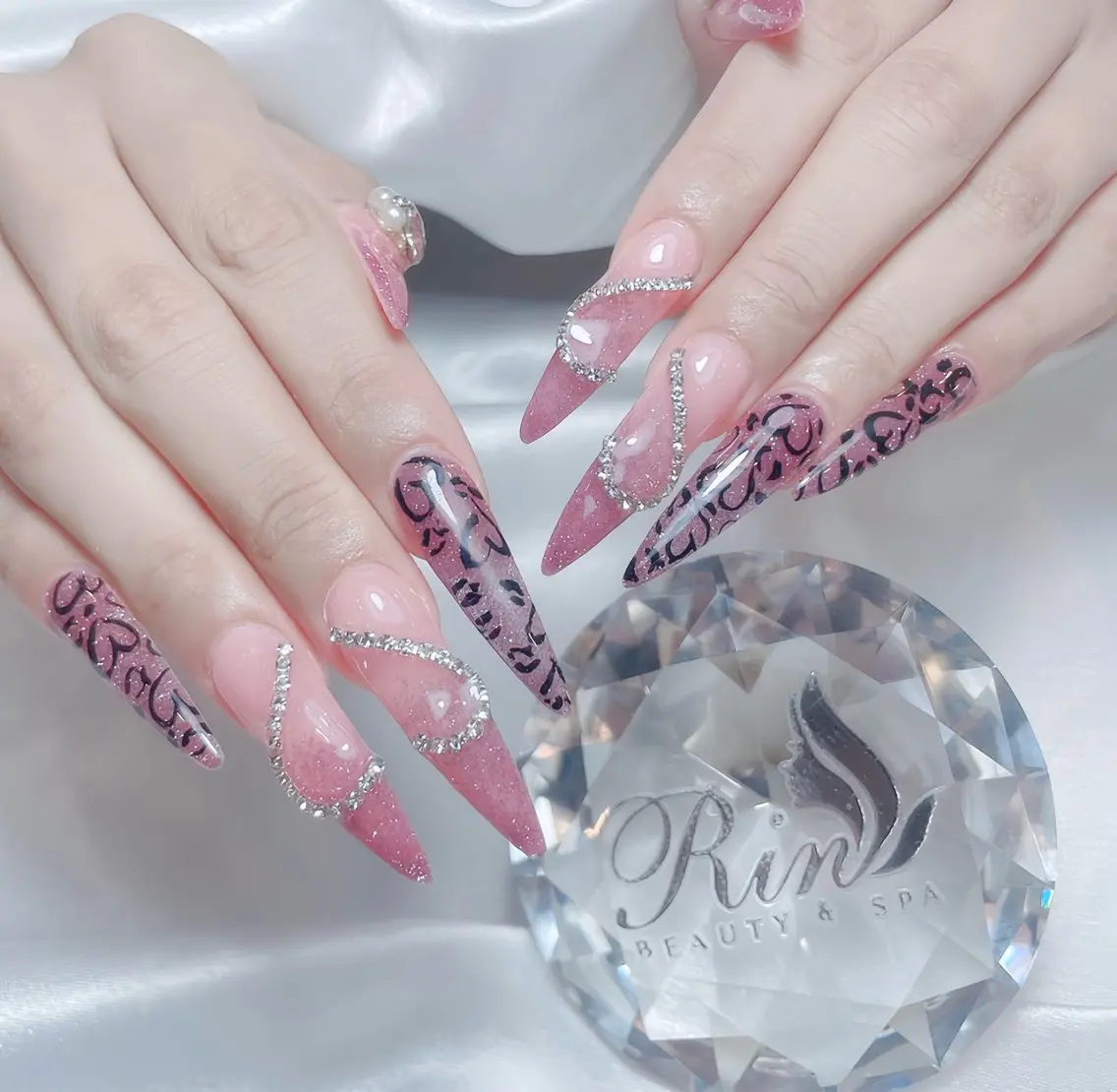 ネイル チークネイル 長さ出し フラッシュネイル フレンチネイル ガーリー ハンドネイル Rin Nail 新大久保店のネイルデザイン