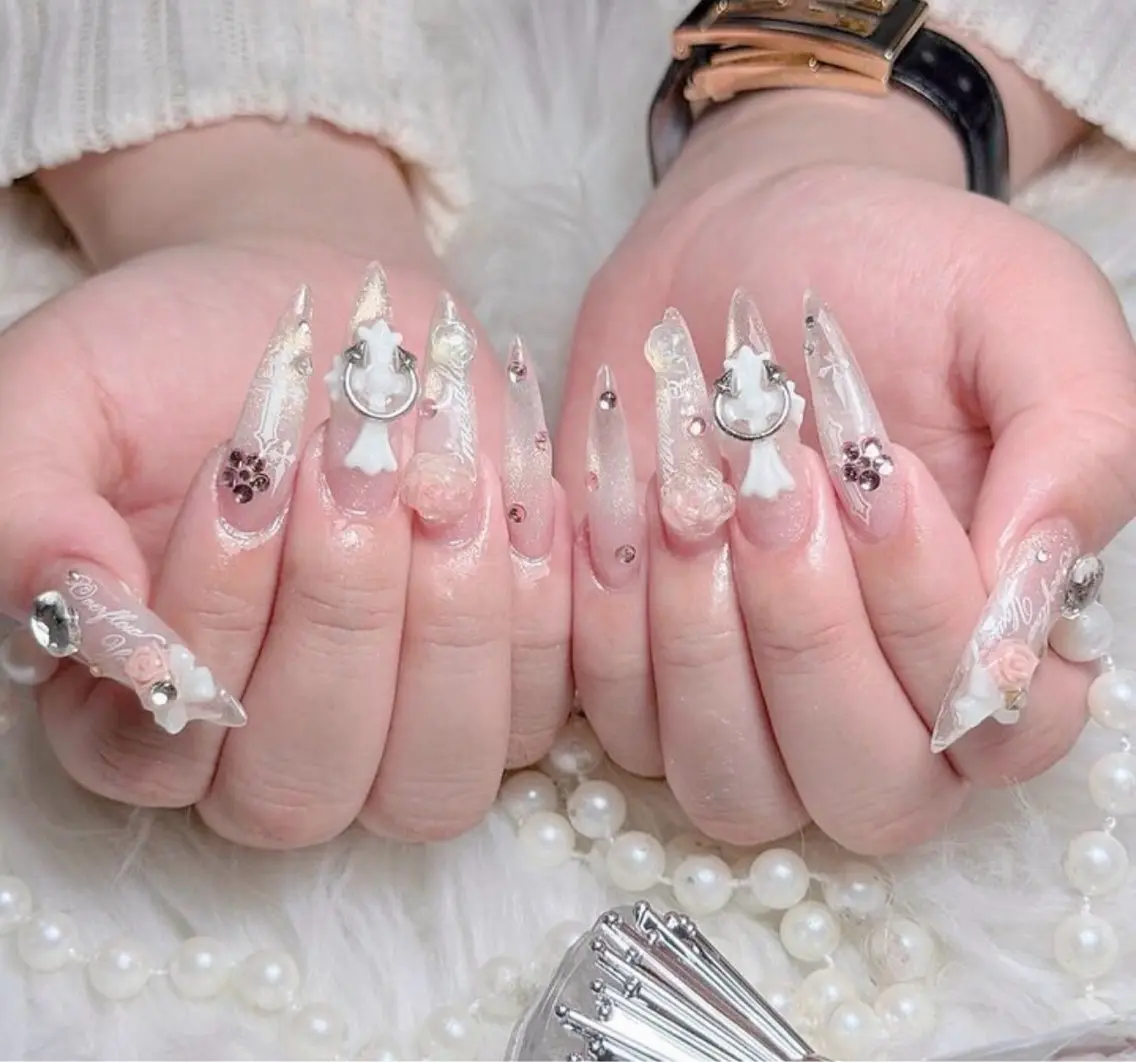 ネイル アートネイル ボルドー フレンチネイル ジェルネイル 氷ネイル・うるうるネイル ハンドネイル Julie NailSalonのネイルデザイン