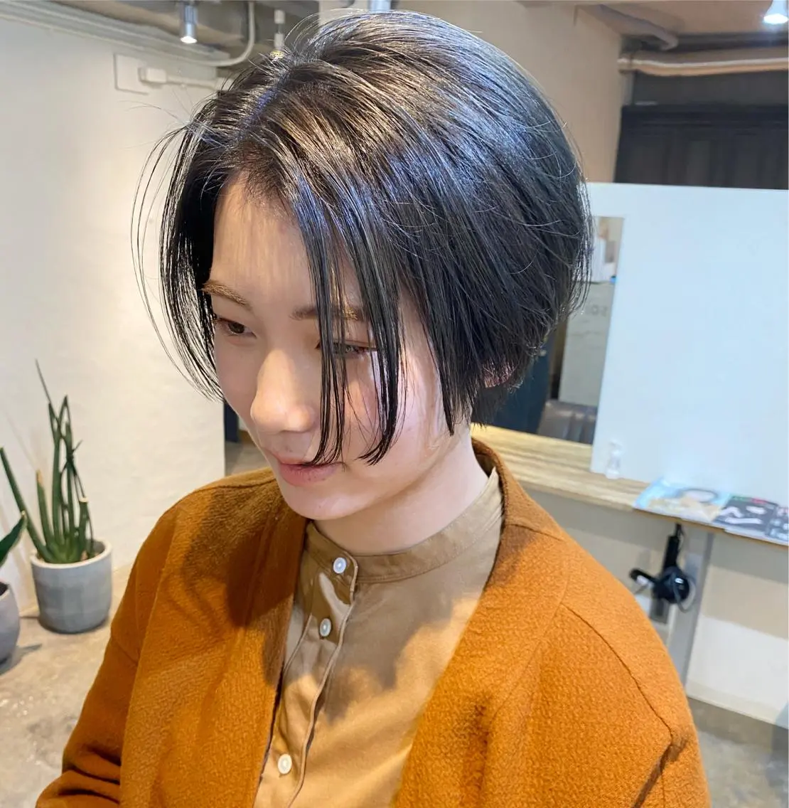 【赤味除去透明感カラー】★アディクシーカラー+カット+2stepトリートメントの写真