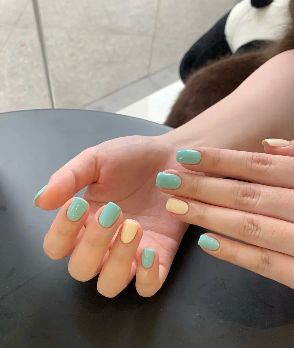 ネイル アートネイル オーロラネイル チークネイル フレンチネイル ガラスフレンチ ハンドネイル 🎀YooLi Nail salonのネイルデザイン