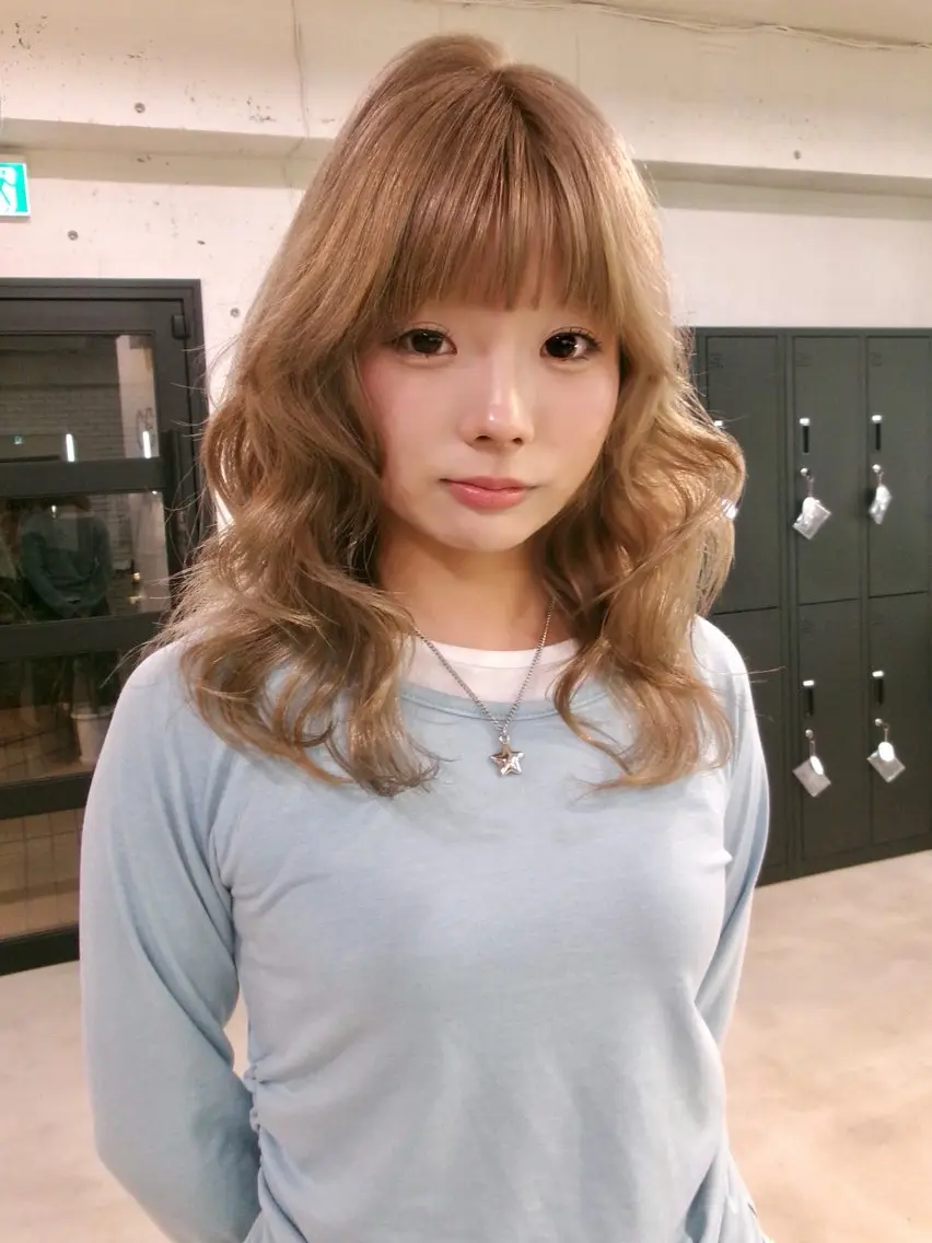 ミディアム カラー ベージュカラー ブリーチ ヘアカラー トリートメント Hana ハイトーン🕯🩰のヘアスタイル