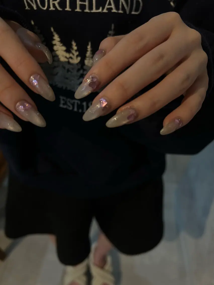 ネイル ハンドネイル nailsalon ULLのネイルデザイン