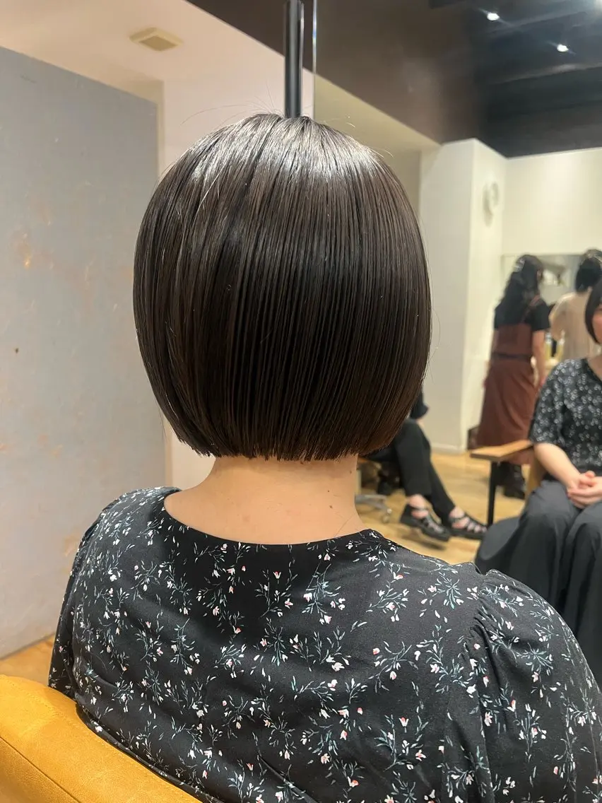 ミディアム ボブ 伸ばしかけ 山田 恭華 /コテ巻き風パーマのヘアスタイル