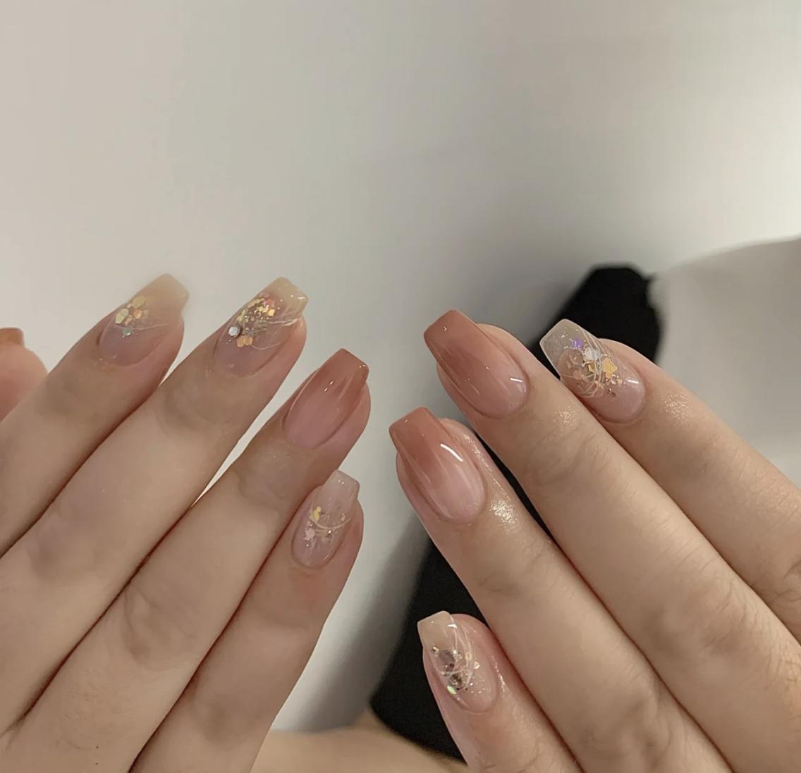 ネイル Queens テイのネイルデザイン
