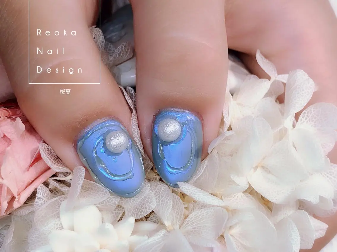 ミディアム ネイル Blowe ニュアンスのネイルデザイン
