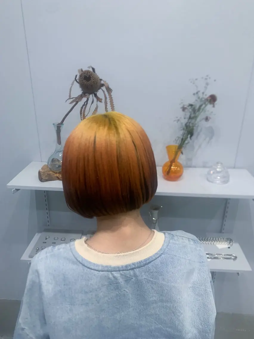 ショート イエローカラー 高橋 亜紀のヘアスタイル