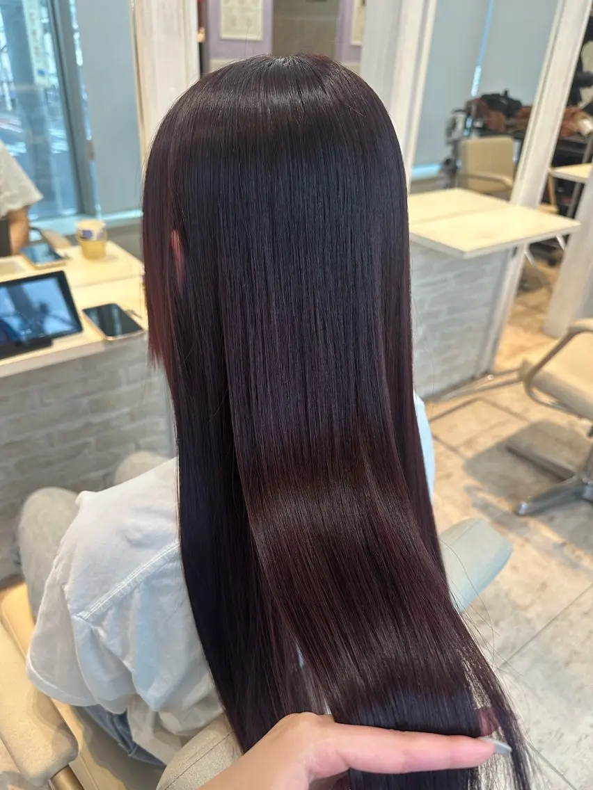 ロング カラー レッドカラー 重松 美結のヘアスタイル