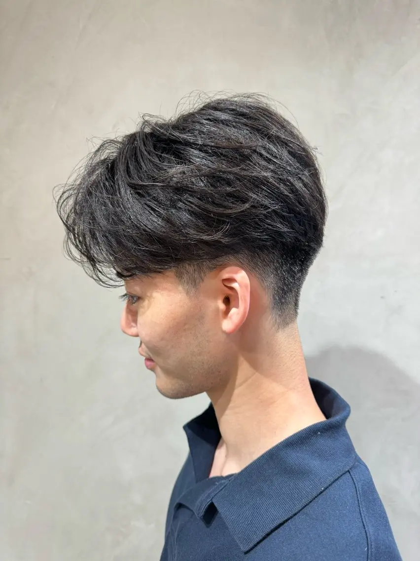 ショート パーマ メンズ センターパート メンズパーマ ニュアンスパーマ 横浜/レイヤー/ カネコのヘアスタイル