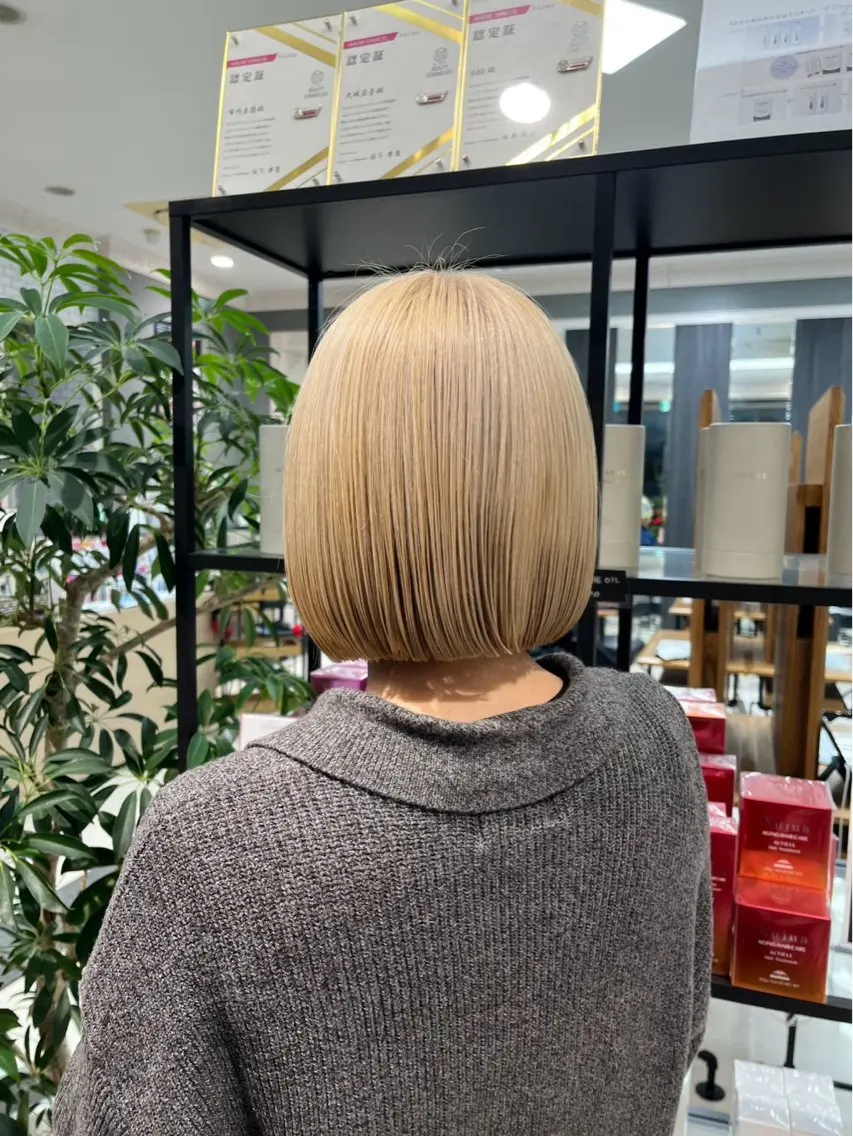 ショート カラー ベージュカラー ブリーチ ヘアカラー 似合わせカラー/髪質 改善🦋/優穂のヘアスタイル