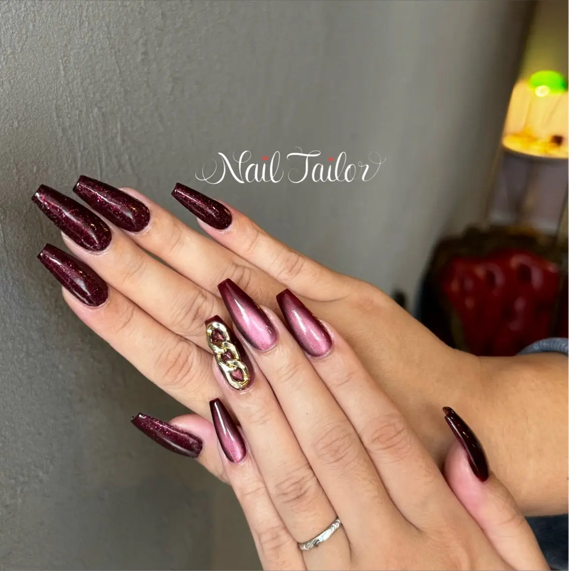 ネイル ボルドー 長さ出し キラキラネイル マグネットネイル ワンカラーネイル ハンドネイル NailTailor ネイルテイラーのネイルデザイン