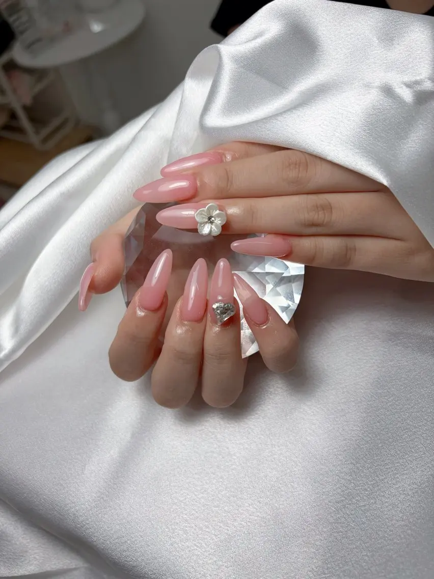 ネイル Moon nail RUNAのネイルデザイン