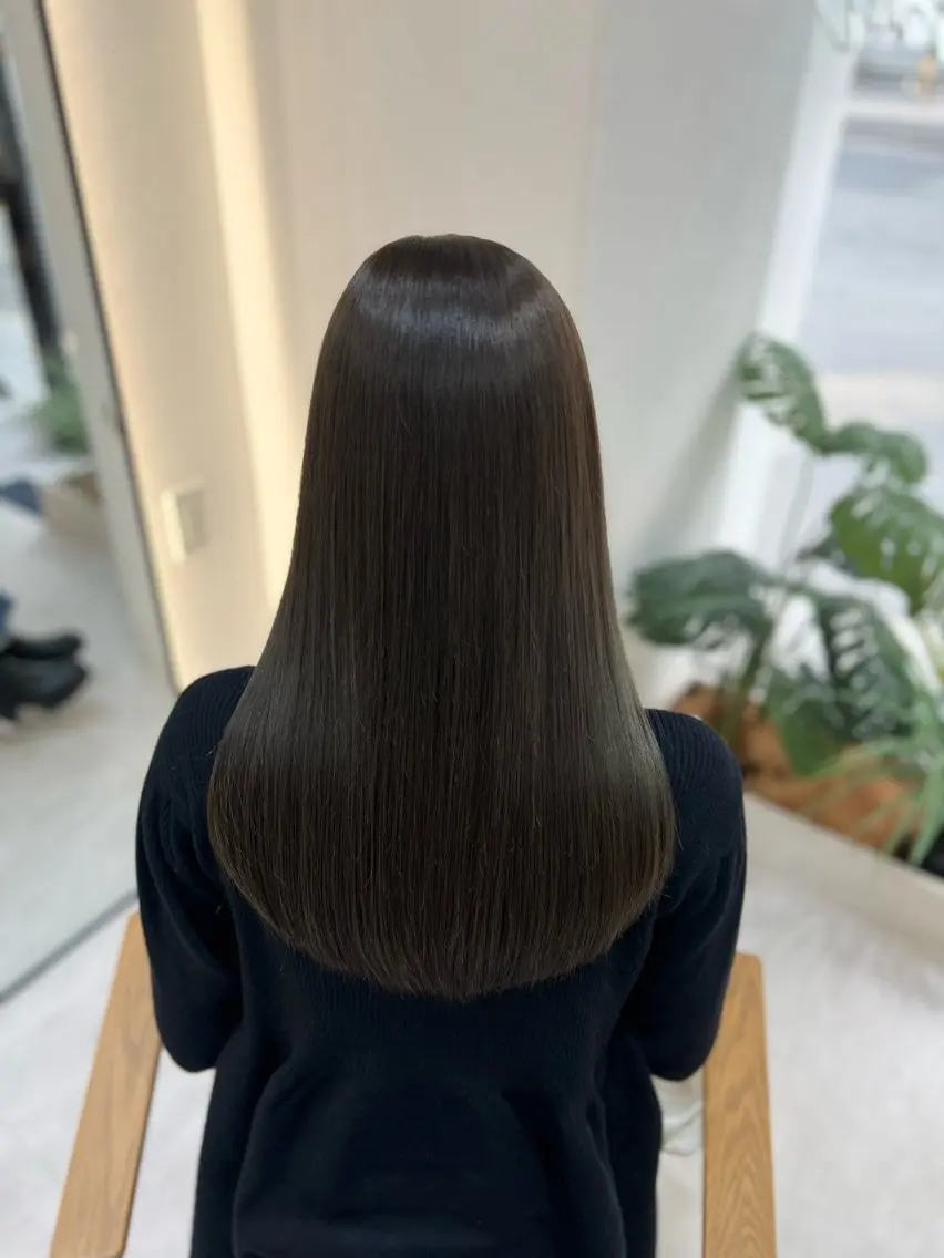 セミロング カラー Zina aimiのヘアスタイル
