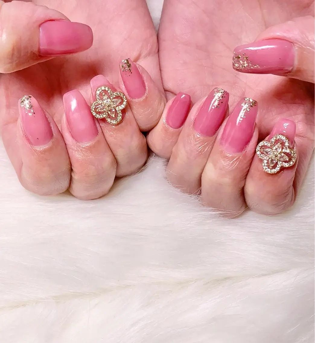 セミロング ネイル アートネイル キラキラネイル ラメ(グリッター) ピンク シンプルネイル R nailのネイルデザイン