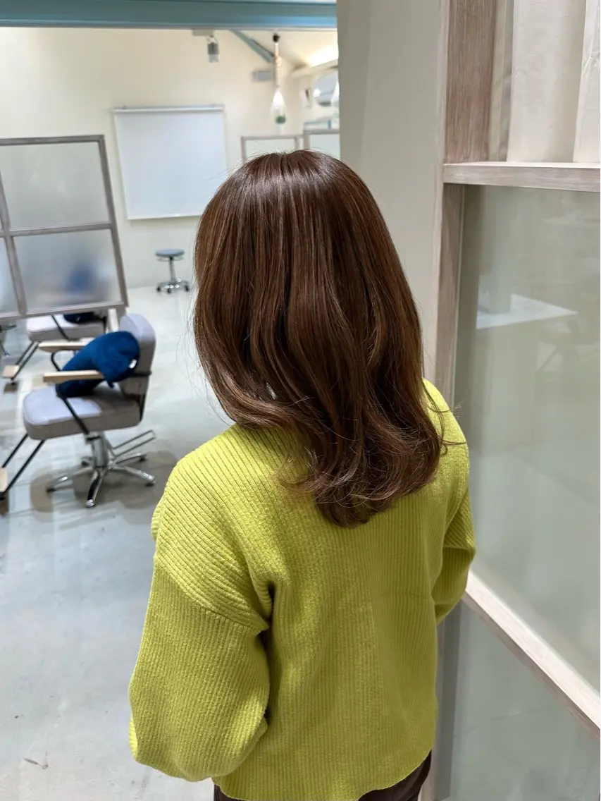 セミロング カラー ベージュカラー ハイライトカラー ミルクティーベージュ ハイライト N,SOL / 岩上 新大のヘアスタイル