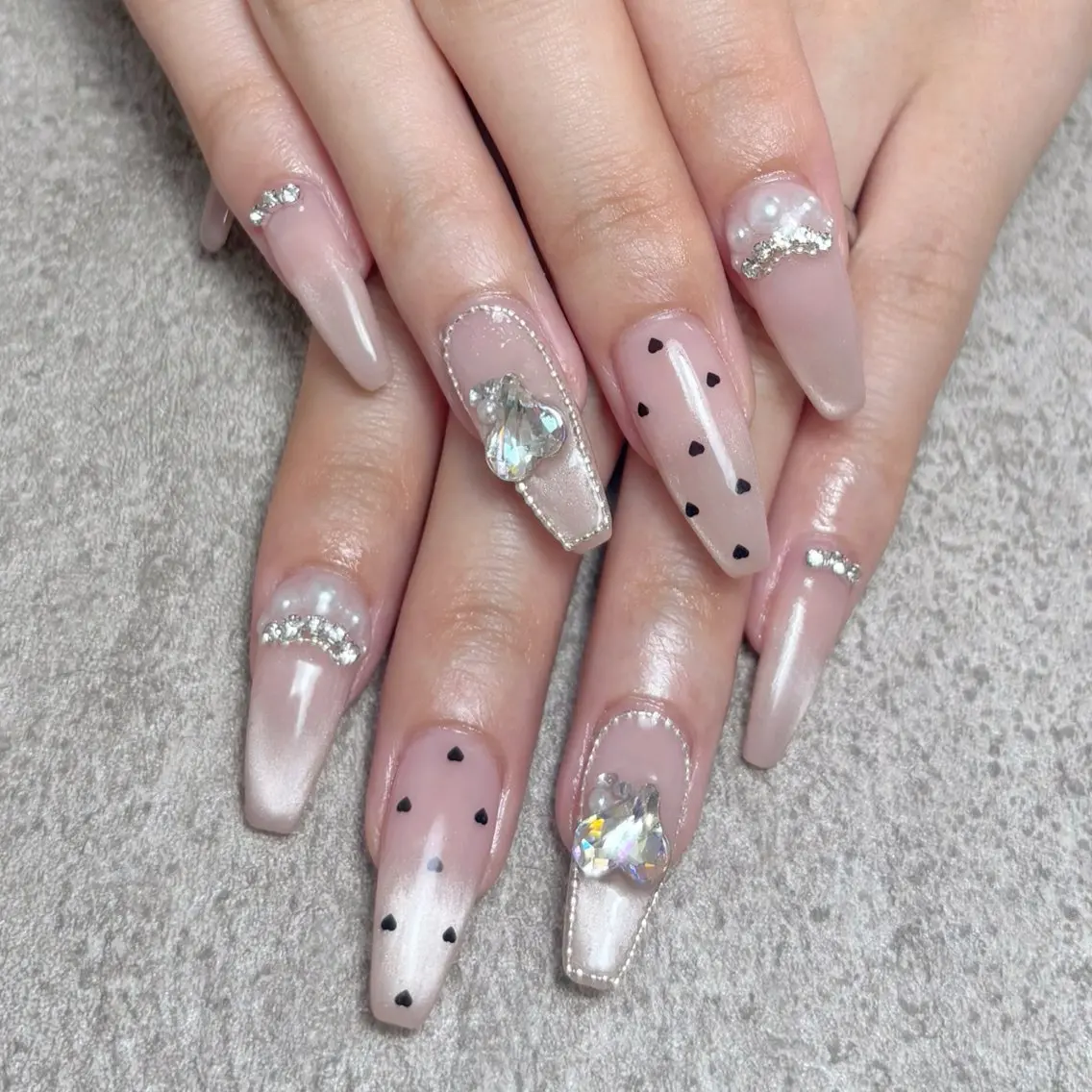 ネイル ハンドネイル nailroom DIASOMNIAのネイルデザイン