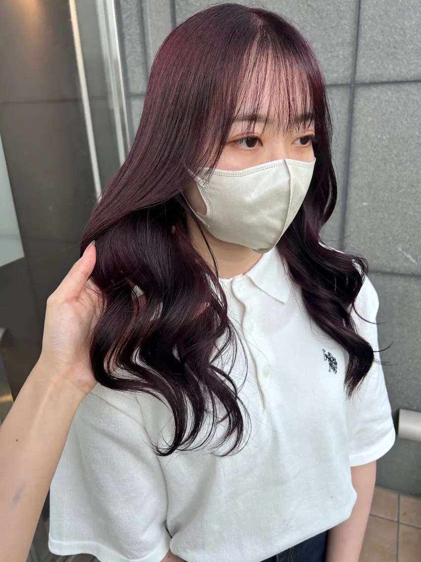 ロング カラー ボルドーカラー 阪田 真奈未のヘアスタイル