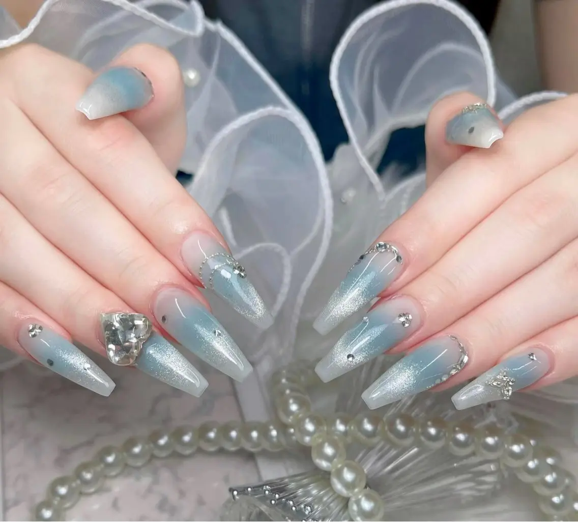 ネイル 長さ出し ジェルネイル キラキラネイル 韓国ネイル 持ち込み ハンドネイル ハンドケア Nova Nail Nambaのネイルデザイン