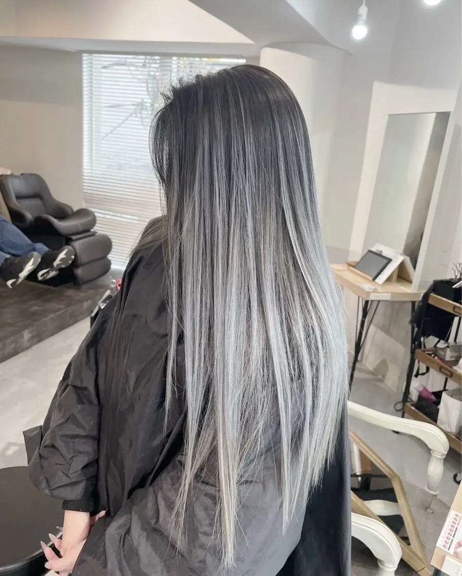 ロング カラー バレイヤージュ グレージュ レイヤーカット 指名数No.1 /NAOYAのヘアスタイル