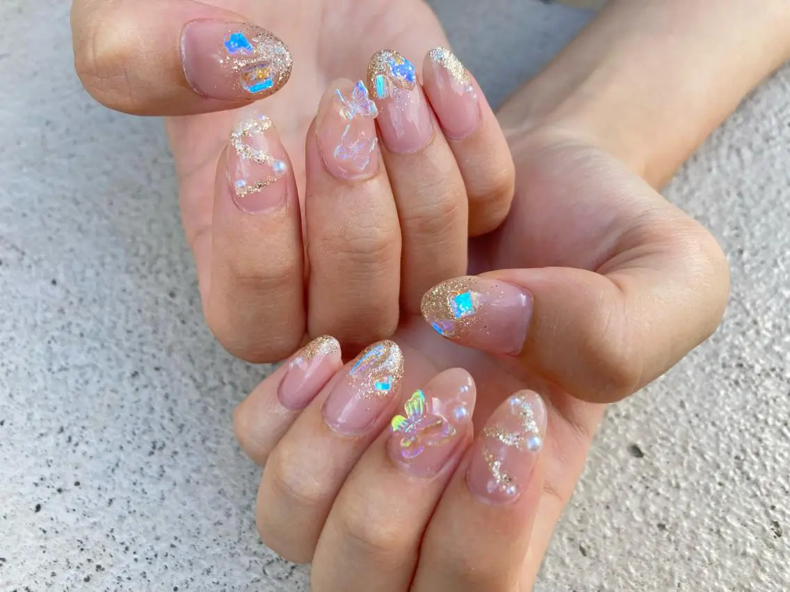 ミディアム ネイル ハンドネイル フットネイル ✴︎ Delightのネイルデザイン