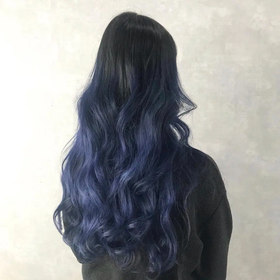 ロング カラー ブリーチ ブルーカラー ネイビーカラー ヨシンモリ ムルギョル巻き K-POP好き美容師 🇰🇷Kai.Yのヘアスタイル