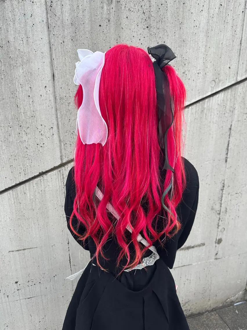ロング ヘアアレンジ ♮やっしー♮ 🌈派手髪🌈のヘアスタイル
