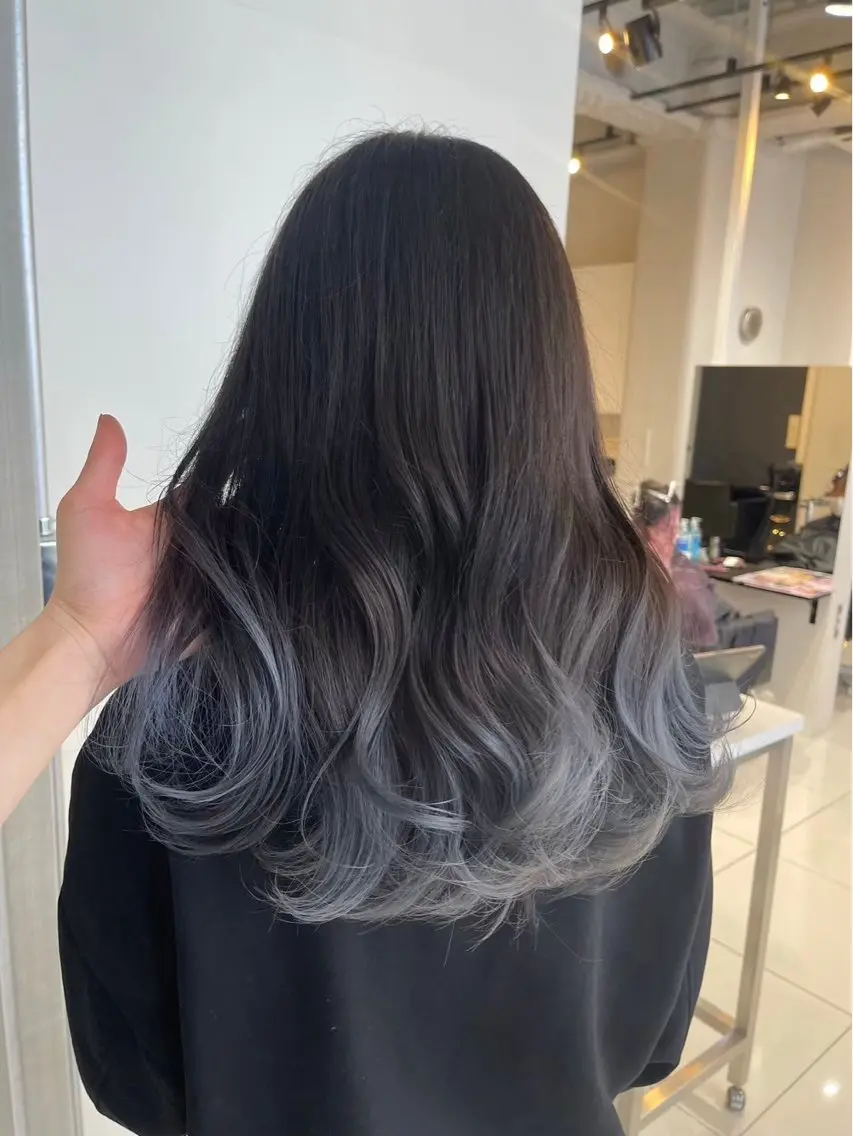 カラー グラデーションカラー ヘアカラー トリートメント ブリーチカラー 安田海音のヘアスタイル