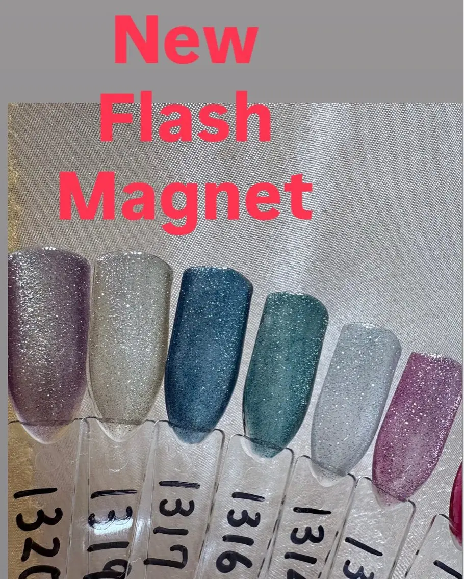 ネイル フラッシュネイル フラッシュマグ キラキラネイル ハンドネイル ハンドケア Cafune nailのネイルデザイン