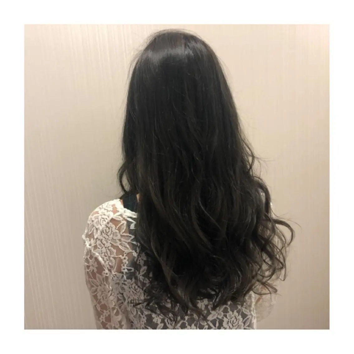 セミロング カラー 黒髪 ブルーカラー ブルーブラック ネイビーカラー 小森谷 亮太のヘアスタイル