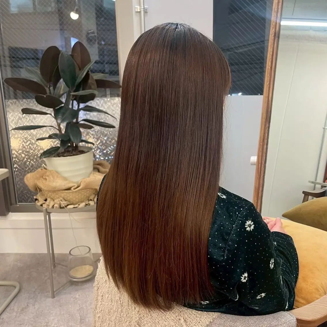 セミロング 縮毛矯正 ⭐️きらら ⭐️のヘアスタイル