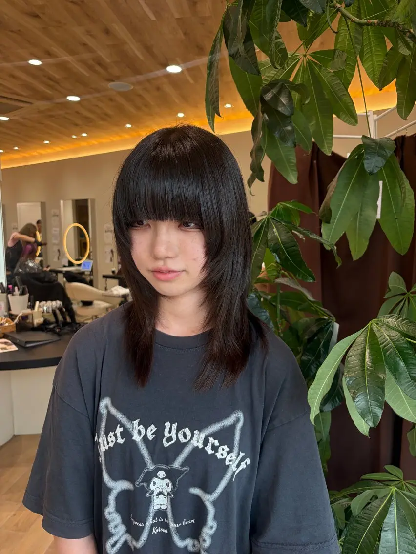 ミディアム レイヤーカット トリートメント カット トリートメント 田村 瑠菜のヘアスタイル