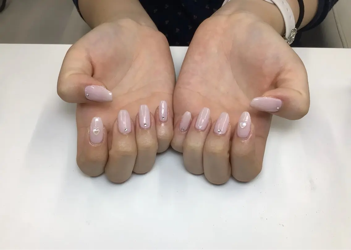 ネイル ハート ワンカラーネイル ピンク ストーンネイル ツメイク千葉店 Kumのネイルデザイン