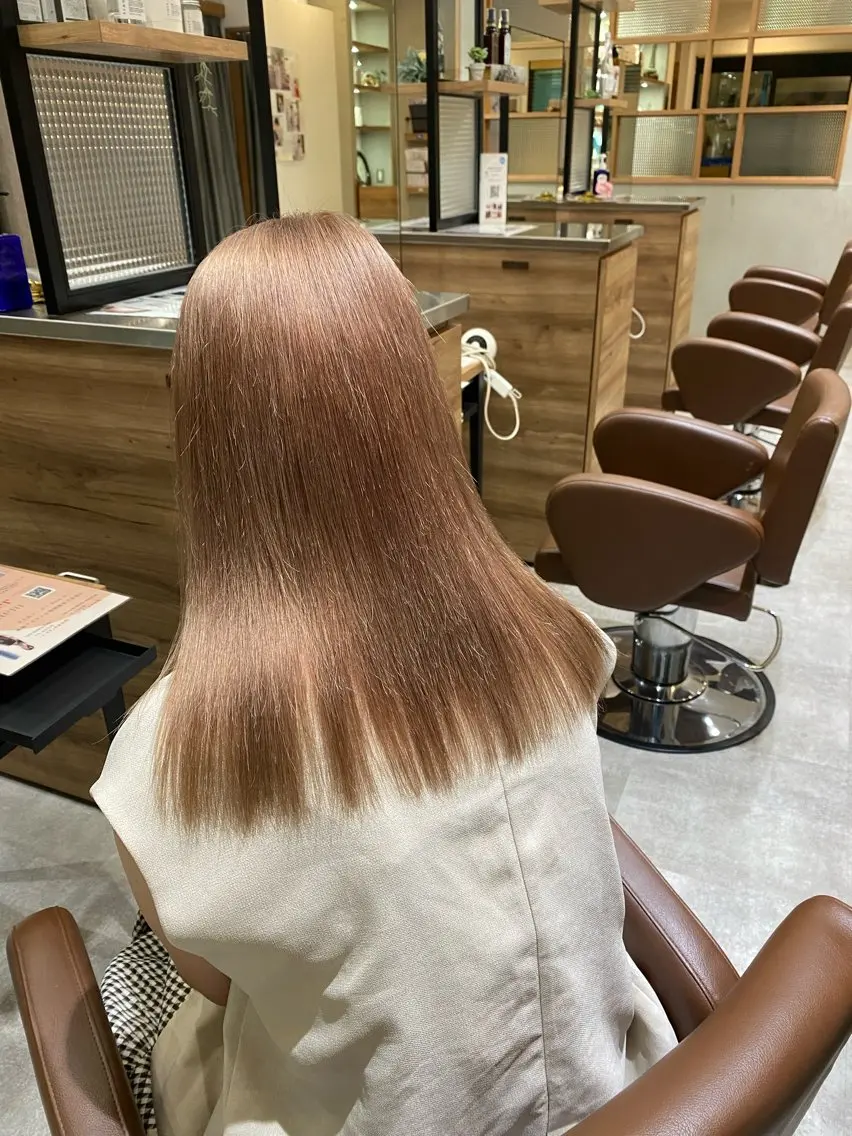 ロング カラー ベージュカラー ミルクティーベージュ カット ヘアカラー 髙橋 怜司のヘアスタイル