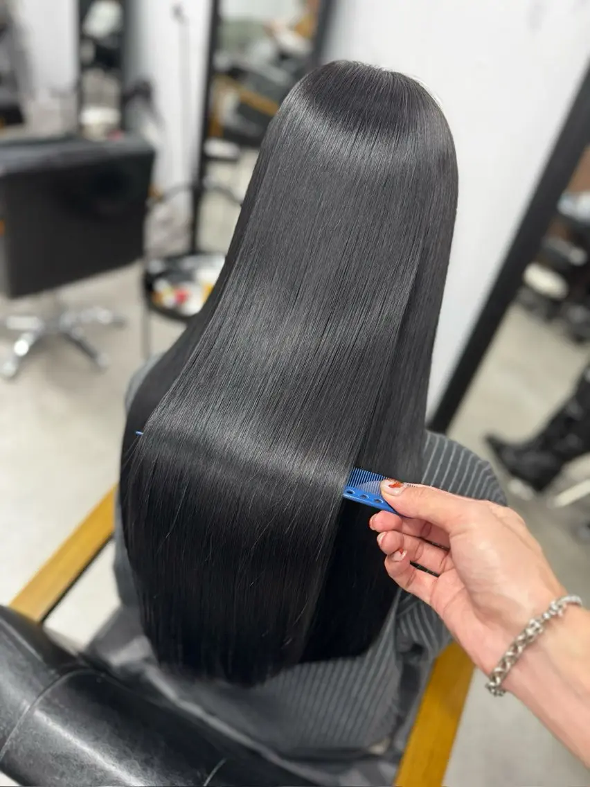 セミロング くせ毛 縮毛矯正 カット ヘアカラー 縮毛矯正 奥村 和也のヘアスタイル
