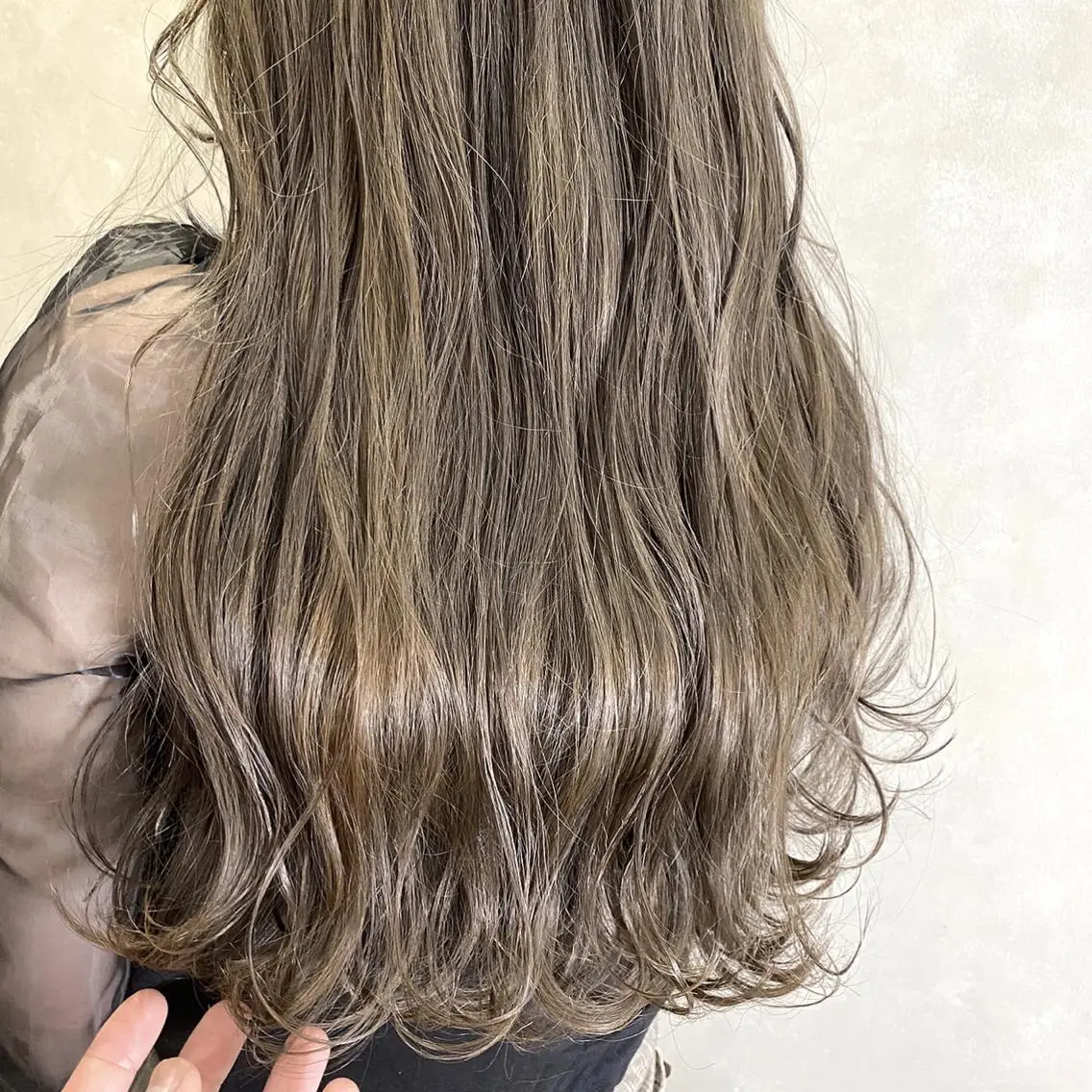 セミロング カラー ヘアアレンジ グレージュ ヘアカラー トリートメント lani ブリーチ /ダブルカラーのヘアスタイル