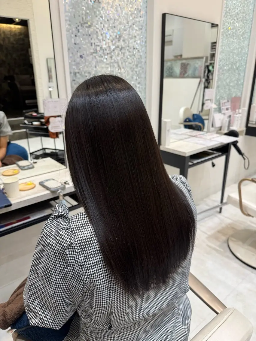 セミロング 髪質改善 縮毛矯正 北川 百々果のヘアスタイル