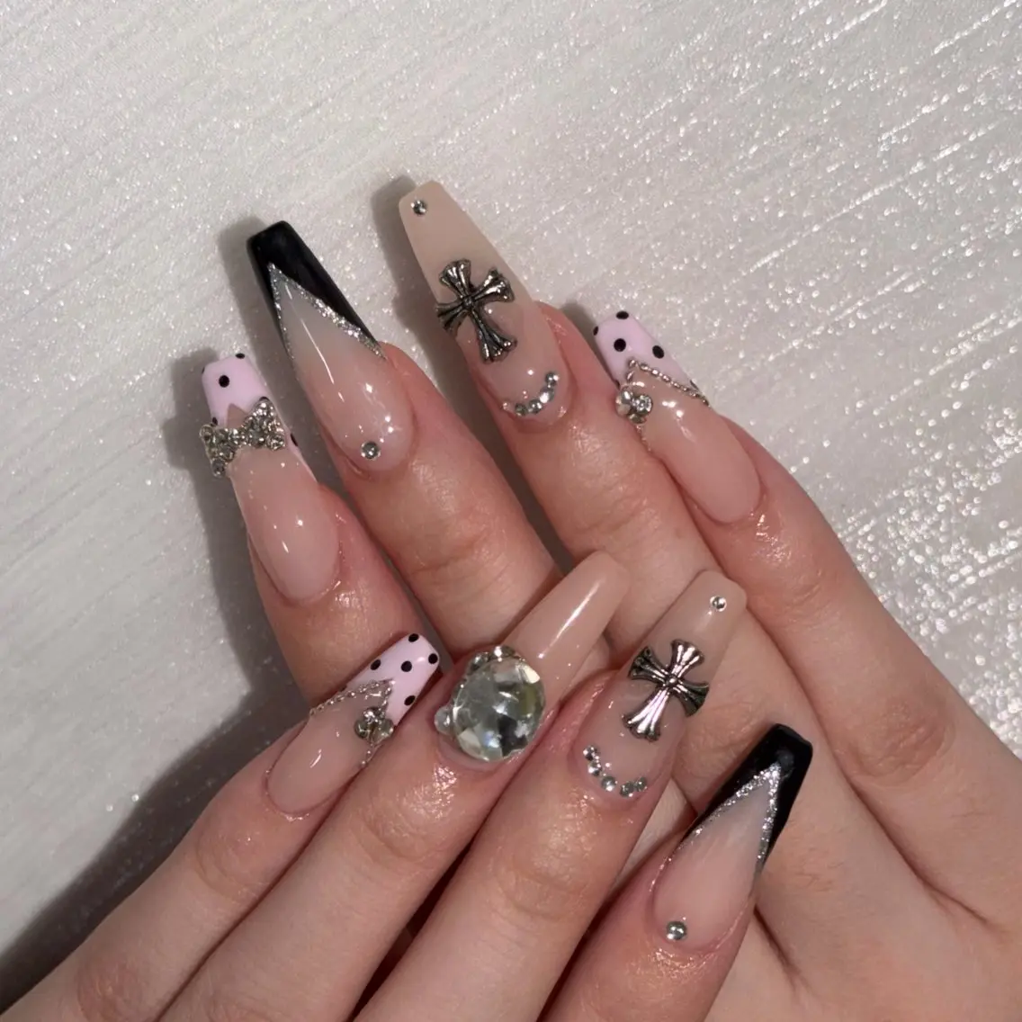 ネイル ドット フレンチネイル ハンドネイル tamaki araiのネイルデザイン