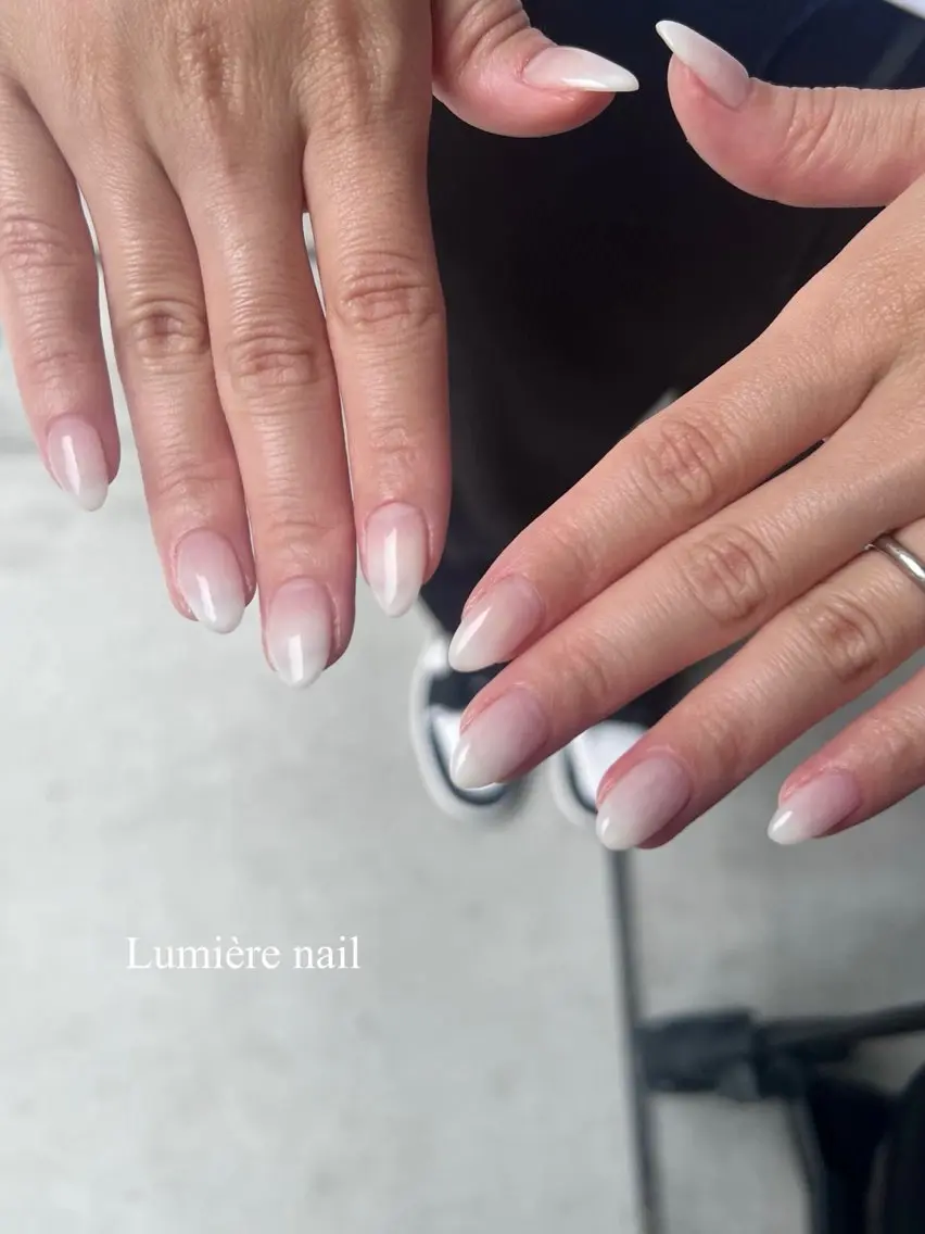 ネイル グラデーション ホワイト ハンドネイル Lumière nail_RIKAのネイルデザイン