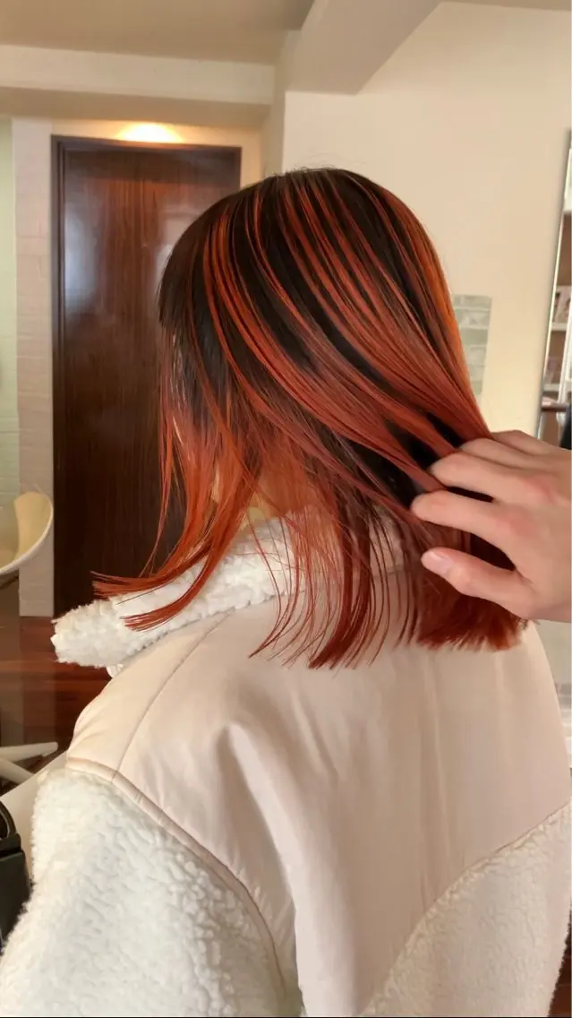 セミロング カラー オレンジ 髪質改善美容師 🪽YOSSYのヘアスタイル