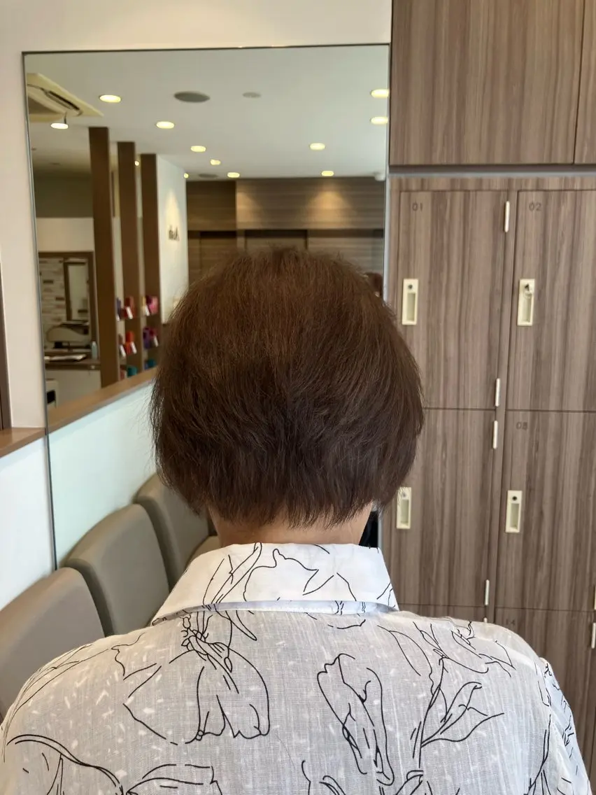ショート カラー ☂️Ash 新杉田☂️山本のヘアスタイル