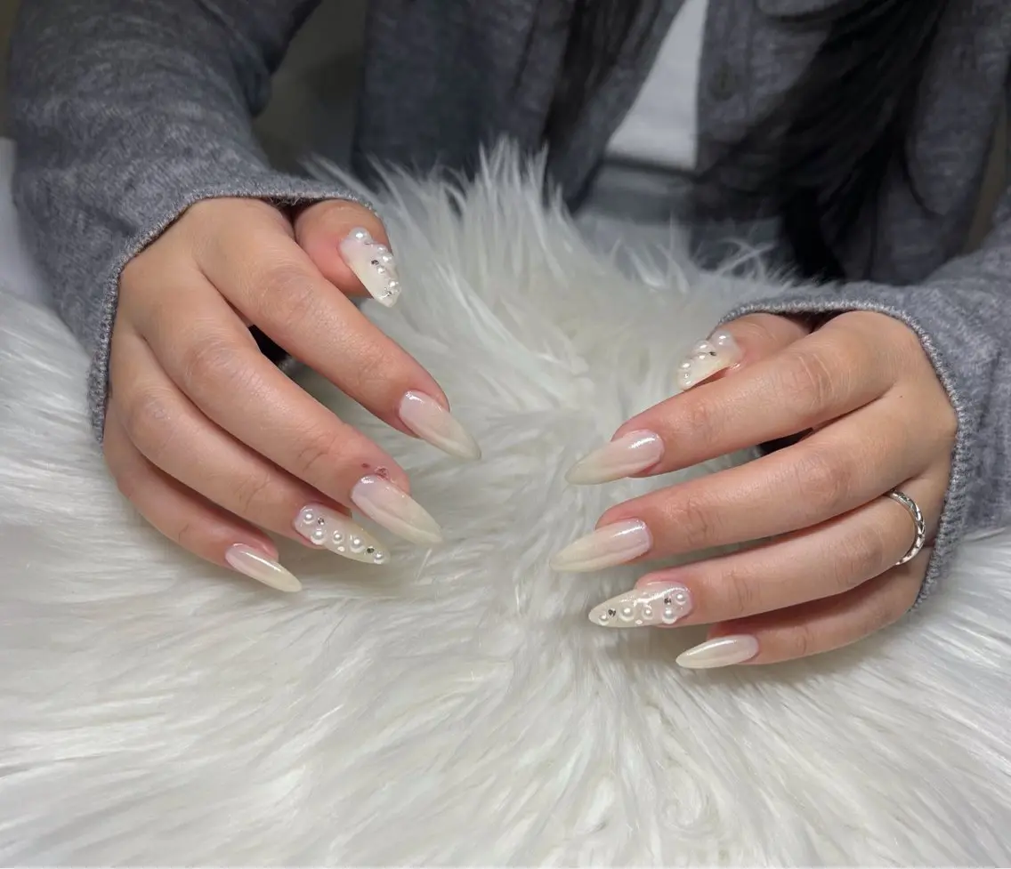 ネイル オーロラネイル キラキラネイル y's beauty京橋店のネイルデザイン