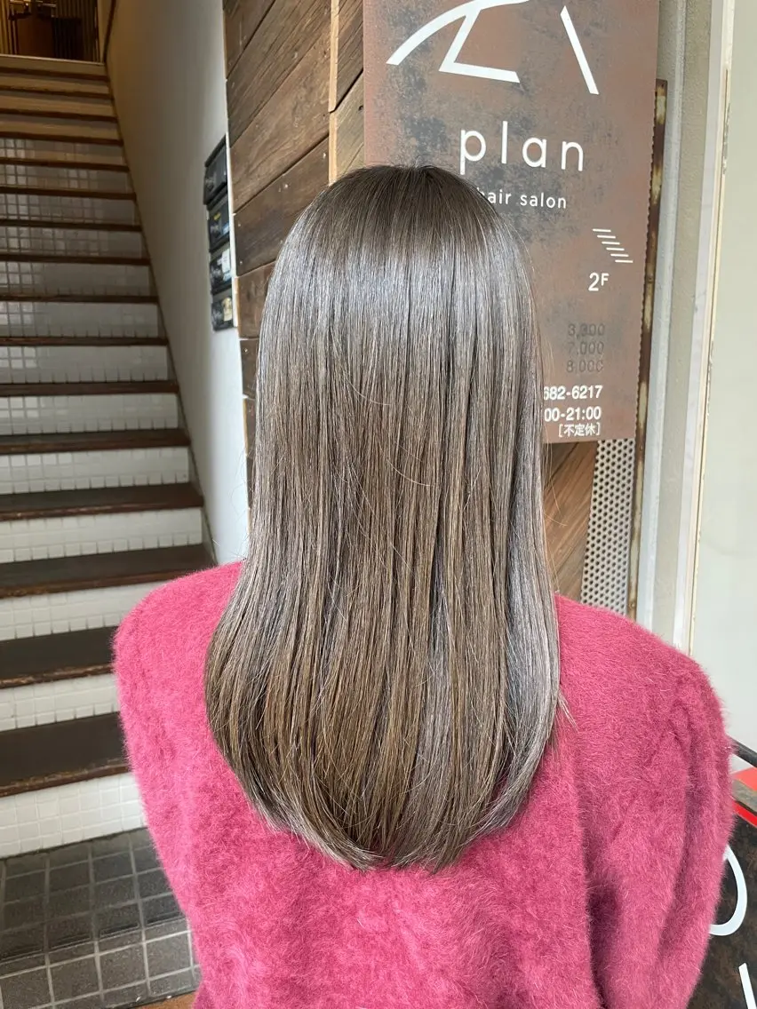 ロング カラー ダークグレー ダークグレージュ グレージュ カット ヘアカラー トリートメント plan maiのヘアスタイル
