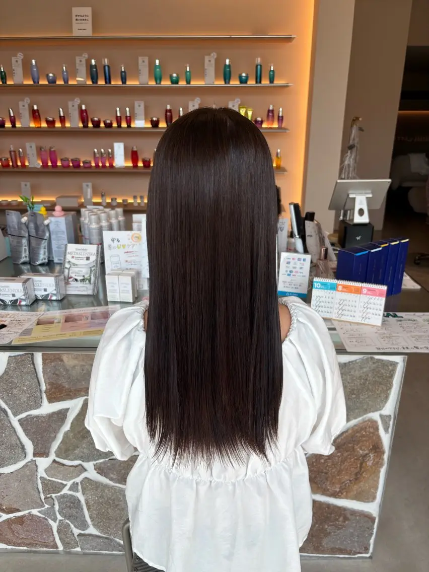 カラー 坂本 温のヘアスタイル