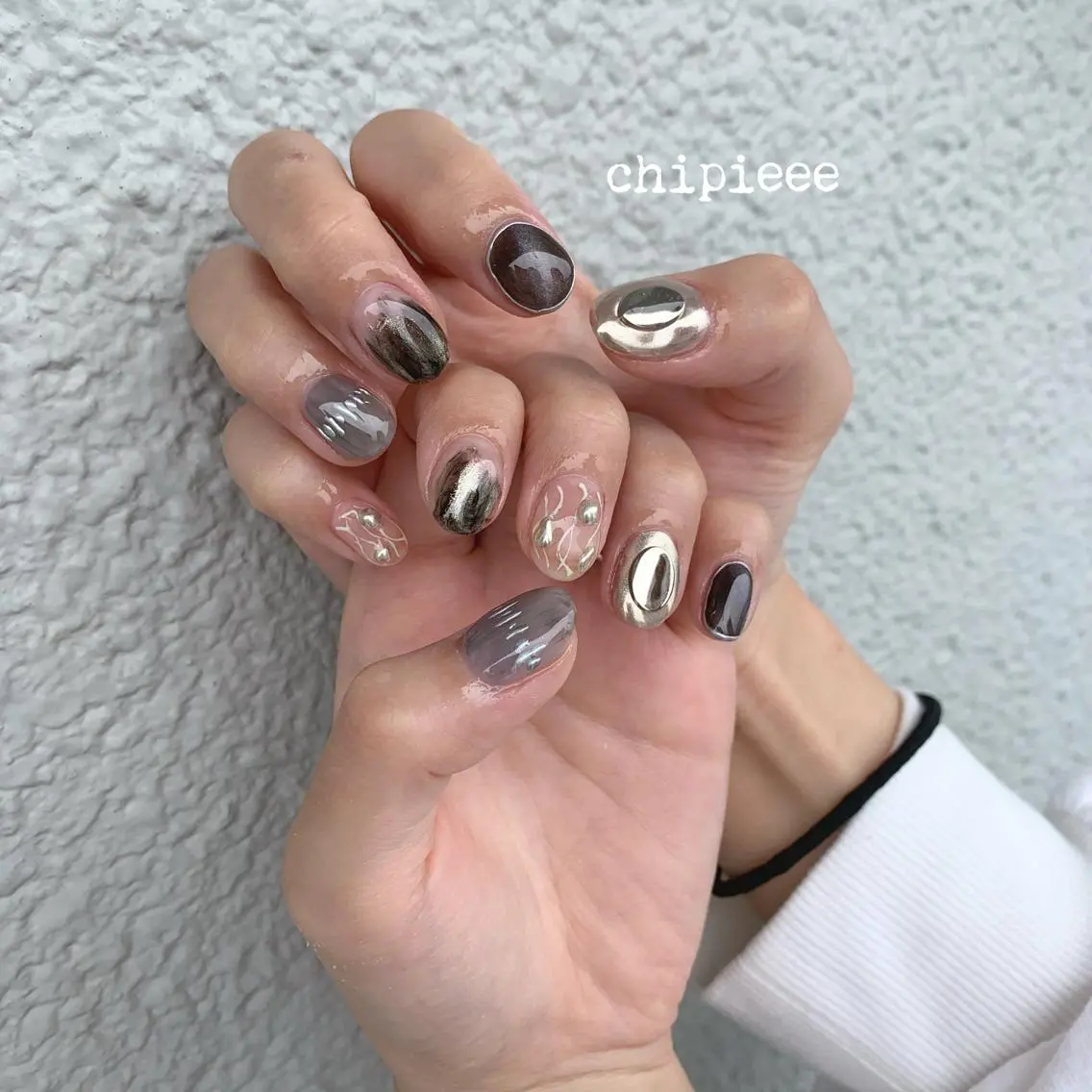 ネイル シルバー . SHIORIのネイルデザイン