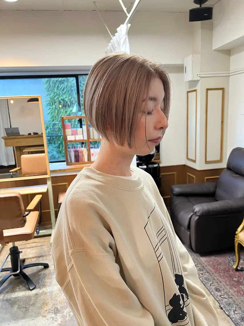 ショート カラー ブリーチ グレージュ カット ヘアカラー トリートメント takada kohのヘアスタイル
