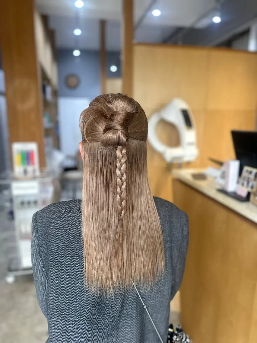ミディアム ヘアセット miloc MOMOKAのヘアスタイル