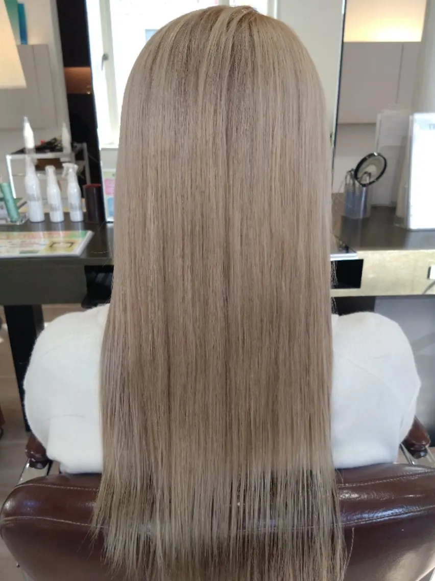 カラー ブリーチ 砂田 沙樹のヘアスタイル
