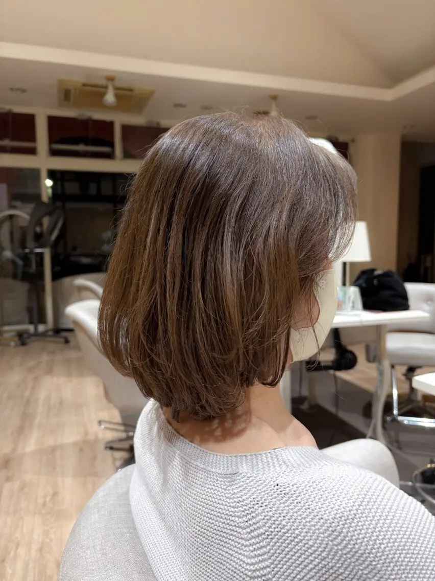ミディアム レイヤーカット 石平 暖のヘアスタイル
